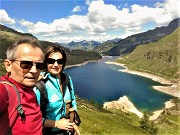 61 Selfie con vista sui Laghi Gemelli